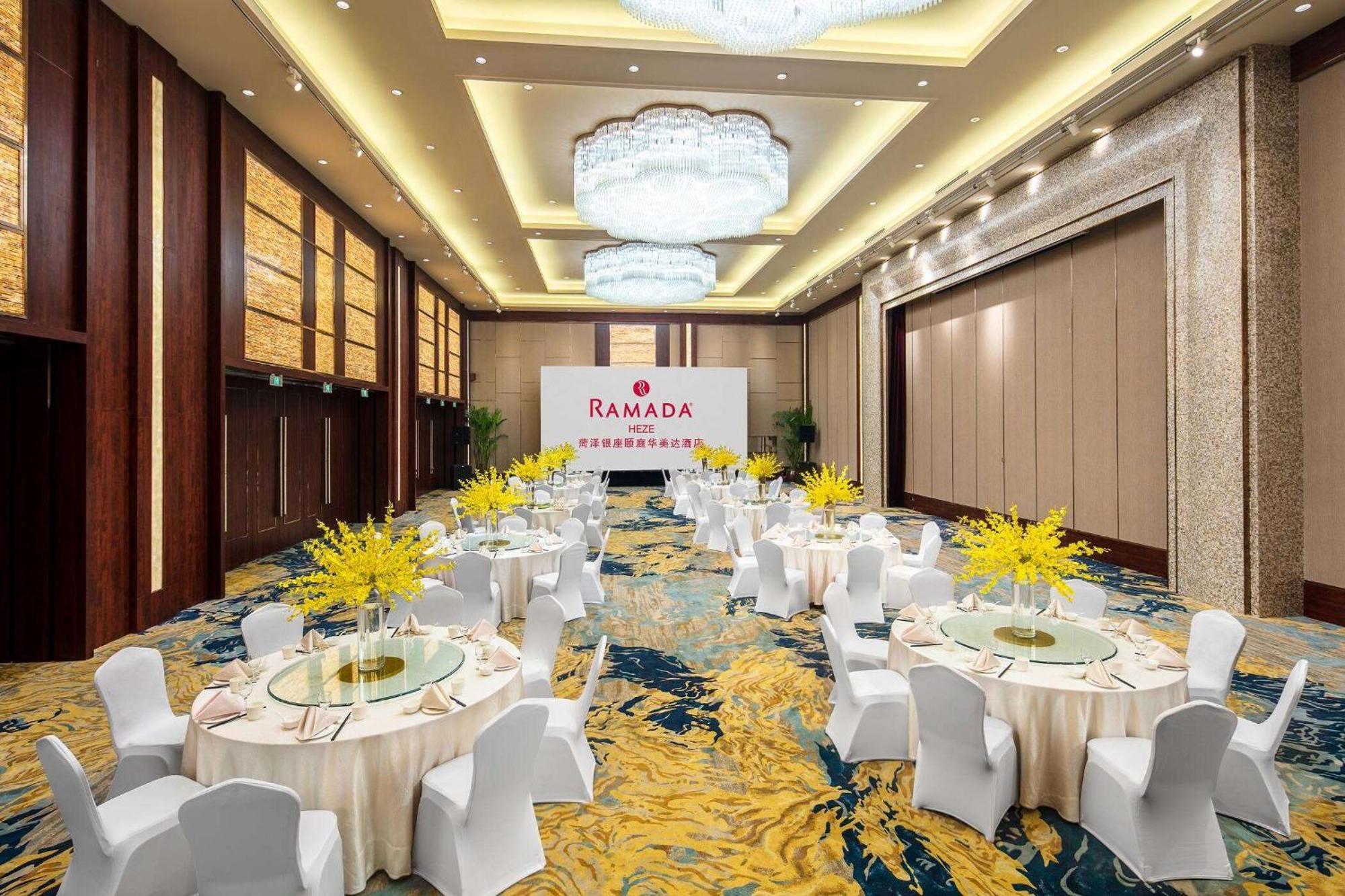 Hotel Ramada Heze Esterno foto